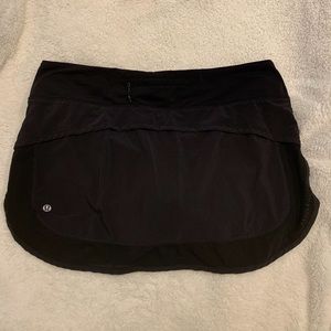 Lululemon tennis skirt PERFECT CONDITION